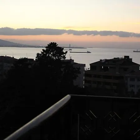 Cozy In Center Of * İzmir