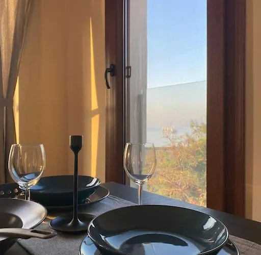 Cozy In Center Of Апартаменты