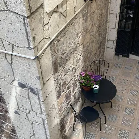 Cozy In Center Of 아파트